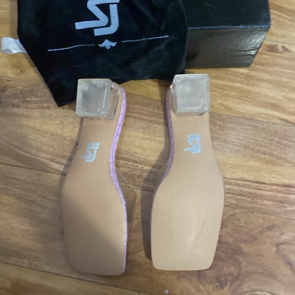 Shane Justin Kitten Heel Never Been Worn! - Picture 6 of 8